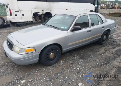 2011 Ford Crown Victoria Police Interceptor z USA, uszkodzony, nr VIN 2FABP7BV0BX177258